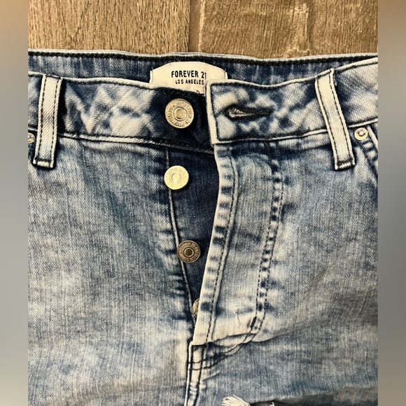 Forever 21 Ripped Shorts Multiple Buttons Size US24 - Picture 2 of 7